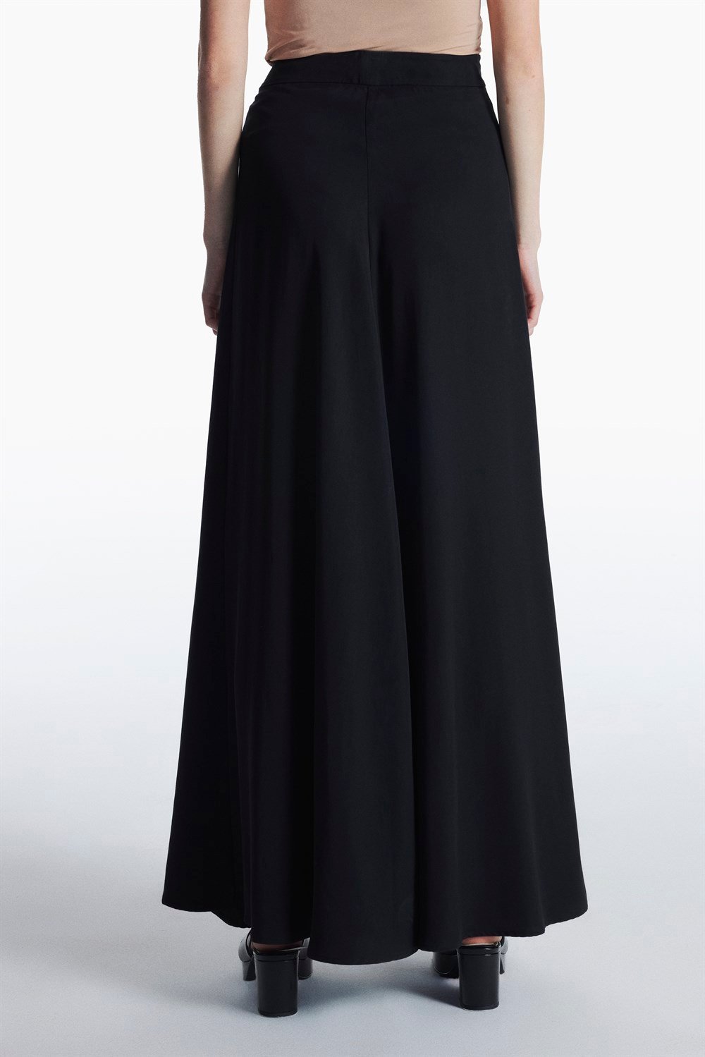 Mayu skirt // black tencel