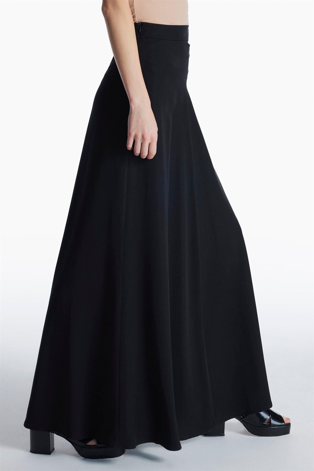 Mayu skirt // black tencel